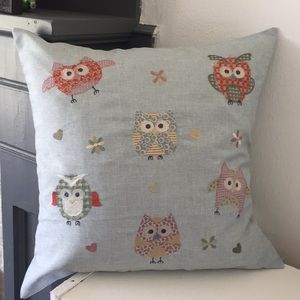 Owl Pillow case. Couch pillow cover. Owls
